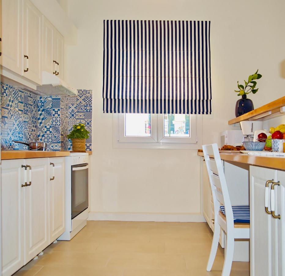 The Bluehouse - Spacious Top Floor Flat With Parking, By Mon Repos Beach Corfu  Exteriér fotografie